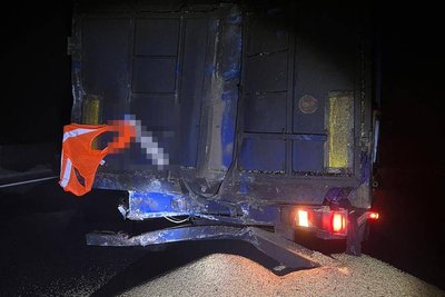 На Одещині зерновоз зіткнувся із рейсовим автобусом: загинув водій На Одещині зерновоз зіткнувся із рейсовим автобусом: загинув водій