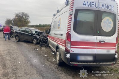 В Одеському районі зіткнулися легковик і швидка допомога: загинула жінка, двоє дітей травмувалися В Одеському районі зіткнулися легковик і швидка допомога: загинула жінка, двоє дітей травмувалися