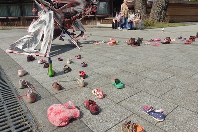 "Тиша, що говорить"— у Житомирі вшанували пам'ять дітей, які загинули внаслідок російсько-української війни "Тиша, що говорить"— у Житомирі вшанували пам'ять дітей, які загинули внаслідок російсько-української війни