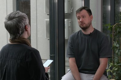 Дмитро Булах під час інтерв'ю, Харків Дмитро Булах під час інтерв'ю, Харків
