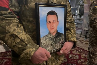 Загинули на Запоріжжі та Харківщині: лучани попрощалися з ще двома полеглими бійцями Загинули на Запоріжжі та Харківщині: лучани попрощалися з ще двома полеглими бійцями