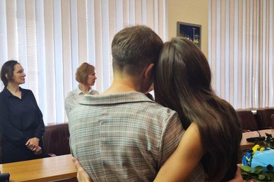 У Житомирі родинам полеглих воїнів вручили державні нагороди У Житомирі родинам полеглих воїнів вручили державні нагороди