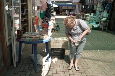 “П’є каву разом з відвідувачами”: історії котиків, які живуть на Новому ринку “П’є каву разом з відвідувачами”: історії котиків, які живуть на Новому ринку