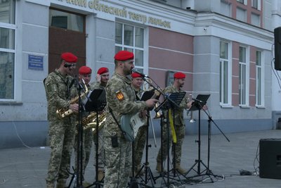 У Житомирі оркестр 40-ї окремої артилерійської бригади дав благодійний концерт