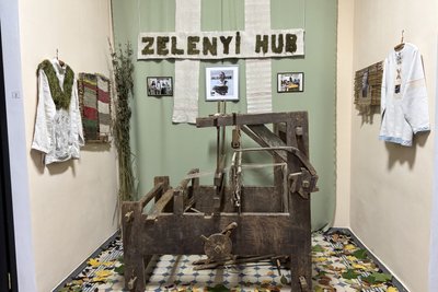 У Житомирі відкрилася виставка біодизайнера та канабіс-амбасадора Олега Земнухова У Житомирі відкрилася виставка біодизайнера та канабіс-амбасадора Олега Земнухова