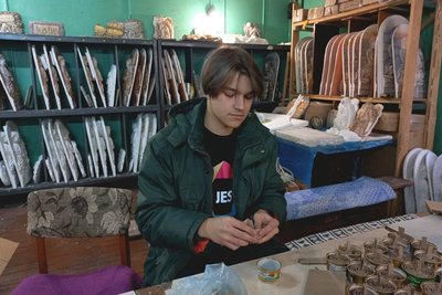 "Сподіваємося, що цей рік буде останній", — волонтери у Житомирі виготовляють окопні свічки "Сподіваємося, що цей рік буде останній", — волонтери у Житомирі виготовляють окопні свічки