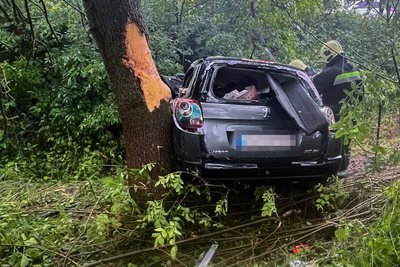 На Вінниччині в ДТП загинули 22-річний водій та його бабуся На Вінниччині в ДТП загинули 22-річний водій та його бабуся