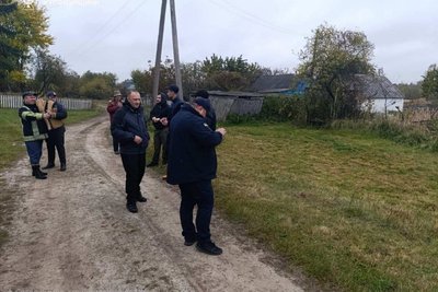 Пішла до лісу і не повернулася — у громаді на Житомирщині шукають 91-річну бабусю Пішла до лісу і не повернулася — у громаді на Житомирщині шукають 91-річну бабусю