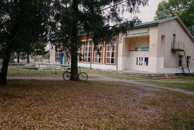 Проєкт "Забуті": занепад на початку або як село на Житомирщині живе після закриття склозаводу Проєкт "Забуті": занепад на початку або як село на Житомирщині живе після закриття склозаводу
