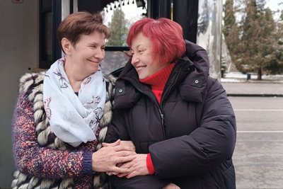 "Дітям дарую цукерки, дорослим — новорічний настрій", — луцька водійка тролейбуса "Дітям дарую цукерки, дорослим — новорічний настрій", — луцька водійка тролейбуса