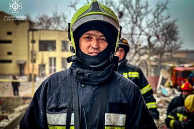 Ліквідовував пожежу у коледжі на Троїцькій та рятував людей після обстрілів РФ: історія рятувальника з Одеси Ліквідовував пожежу у коледжі на Троїцькій та рятував людей після обстрілів РФ: історія рятувальника з Одеси