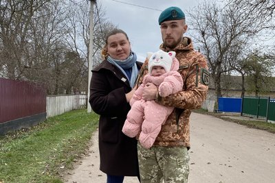 "Майже 3 роки ми не бачилися" — дружина військовополоненого з Житомирщини Юлія Ярощук "Майже 3 роки ми не бачилися" — дружина військовополоненого з Житомирщини Юлія Ярощук