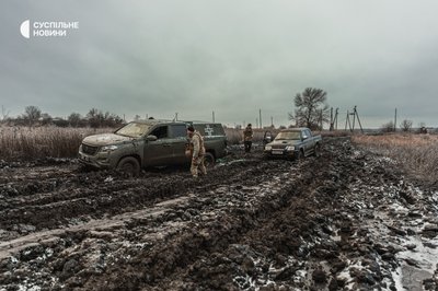 Бійці роти ударних безпілотників "Ахіллес" 92 бригади повертаються з завдання, грудень 2023 Бійці роти ударних безпілотників "Ахіллес" 92 бригади повертаються з завдання, грудень 2023