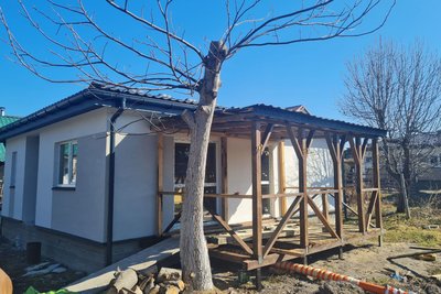 Було пошкоджено більше 100 будинків: як у Коростені після авіаудару відновлюють одну із вулиць Було пошкоджено більше 100 будинків: як у Коростені після авіаудару відновлюють одну із вулиць