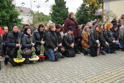 У Мукачеві попрощалися із полеглими воїнами Сергієм Закриничним і Валерієм Пархоменком У Мукачеві попрощалися із полеглими воїнами Сергієм Закриничним і Валерієм Пархоменком