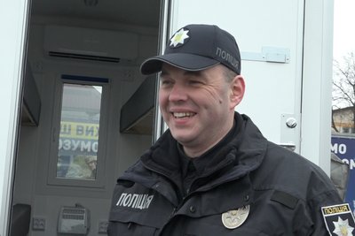 В Житомирі поліцейським передали мобільний кампус для робіт з розмінування територій В Житомирі поліцейським передали мобільний кампус для робіт з розмінування територій