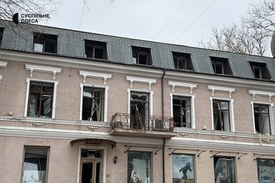 "Взяли документи і кота": що розповіли мешканці пошкодженого будинку в Одесі "Взяли документи і кота": що розповіли мешканці пошкодженого будинку в Одесі