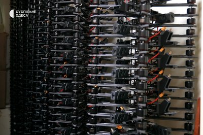 Від волонтерства до виробництва: жителі Одеси виготовили понад 50 тисяч FPV-дронів для фронту Від волонтерства до виробництва: жителі Одеси виготовили понад 50 тисяч FPV-дронів для фронту