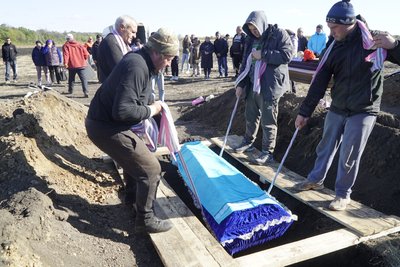 У Грозі на Харківщині простилися з 8-річним Іваном Козирем та його батьком, дідом й тіткою