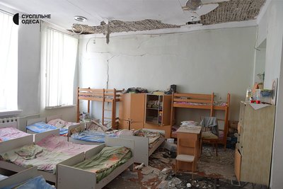 "Увесь дах лежить в групі": який вигляд має дитсадок в Одесі після атаки дронів "Увесь дах лежить в групі": який вигляд має дитсадок в Одесі після атаки дронів