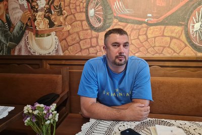 Житомирянин зробив понад 30 стрибків із парашутом: як це було Житомирянин зробив понад 30 стрибків із парашутом: як це було