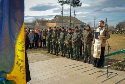 На Вінниччині відкрили памʼятну дошку загиблому нацгвардійцю На Вінниччині відкрили памʼятну дошку загиблому нацгвардійцю
