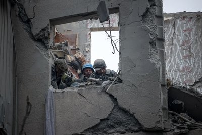 Обстріл Слов'янська 14 квітня 2023 року, зруйнована п'ятиповерхівка, Донеччина Обстріл Слов'янська 14 квітня 2023 року, зруйнована п'ятиповерхівка, Донеччина