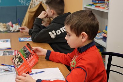 У Харкові написали радіодиктант пса Патрона про мінну небезпеку У Харкові написали радіодиктант пса Патрона про мінну небезпеку