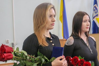 Рідним Андрія Лінійчука ("Кельта") вручили нагороду "Почесний громадян Житомира" Рідним Андрія Лінійчука ("Кельта") вручили нагороду "Почесний громадян Житомира"