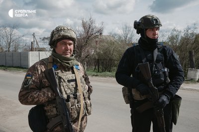 Постійні обстріли, розтрощені будинки та міни: як працює поліція на деокупованій Херсонщині Постійні обстріли, розтрощені будинки та міни: як працює поліція на деокупованій Херсонщині