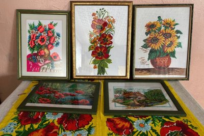 Майстриня з громади на Житомирщині створює вишиті QR-коди та обереги для військових Майстриня з громади на Житомирщині створює вишиті QR-коди та обереги для військових