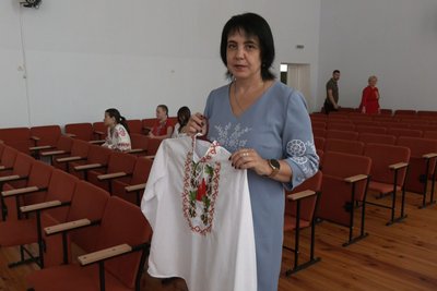 Директорка Луцького ліцею №27 Вероніка Захарчук: Вишиванка - оберіг для воїна