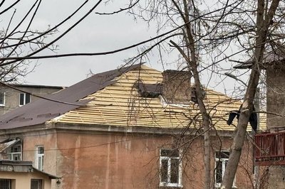 У Дніпрі ремонтують будинки, які були пошкоджені після ракетного удару 25 жовтня У Дніпрі ремонтують будинки, які були пошкоджені після ракетного удару 25 жовтня