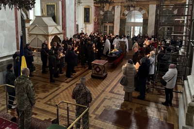 У Луцьку попрощалися з 32-річним солдатом Сергієм Мацюком У Луцьку попрощалися з 32-річним солдатом Сергієм Мацюком