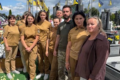 "Ми дуже хотіли донечку": історія Ірини Шум із Рівненщини, яка в 20 років втратила чоловіка "Ми дуже хотіли донечку": історія Ірини Шум із Рівненщини, яка в 20 років втратила чоловіка