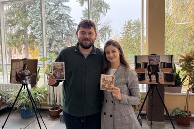 «Світлини в мажорі»: в Житомирі студентка музичного коледжу Марта Кондренко представила першу персональну фотовиставку