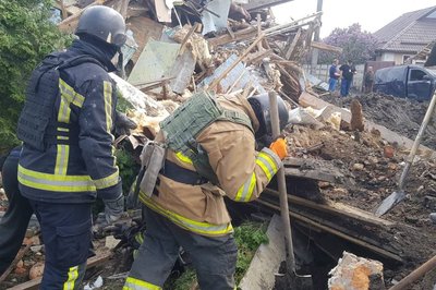РФ обстріляла Циркуни 18 травня: з-під завалів дістали тіло загиблого чоловіка РФ обстріляла Циркуни 18 травня: з-під завалів дістали тіло загиблого чоловіка