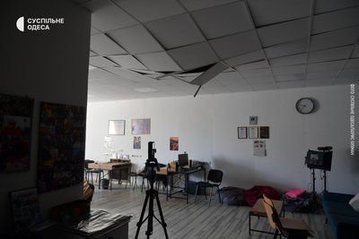 Унаслідок обстрілу РФ пошкоджено будівлі Суспільне Одеса, одна з них зруйнована Унаслідок обстрілу РФ пошкоджено будівлі Суспільне Одеса, одна з них зруйнована