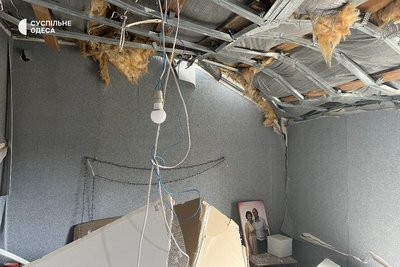 "Нас з дитиною склом завалило": наслідки ракетної атаки по Одещині 28 листопада "Нас з дитиною склом завалило": наслідки ракетної атаки по Одещині 28 листопада