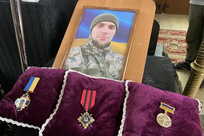 Після деокупації Херсона приєднався до лав ЗСУ. В останню путь провели солдата Олександра Соболєва Після деокупації Херсона приєднався до лав ЗСУ. В останню путь провели солдата Олександра Соболєва