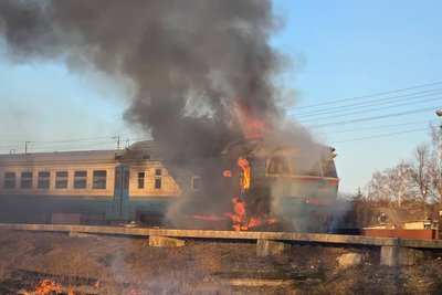 Армія РФ вдарила по поїзду на Сумщині Армія РФ вдарила по поїзду на Сумщині