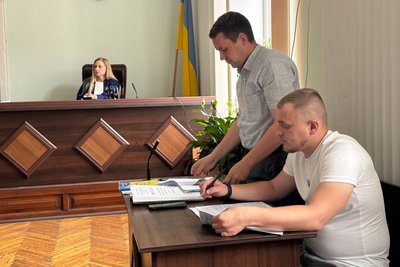 Суд відправив під варту ще двох підозрюваних у причетності до вибухів під Житомиром Суд відправив під варту ще двох підозрюваних у причетності до вибухів під Житомиром