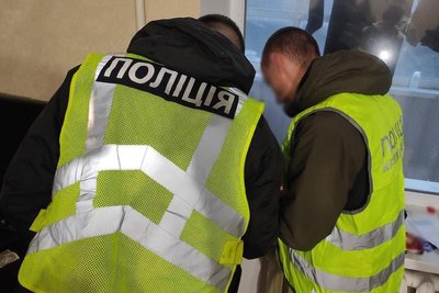 У Житомирі в упаковці з котячим кормом виявили кокаїн — підозрюють місцевого жителя