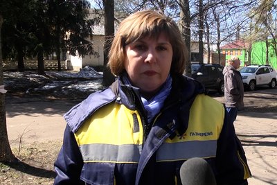 Ліквідація наслідків влучання БпЛА: в Озерному на Житомирщині оцінюють завдану шкоду Ліквідація наслідків влучання БпЛА: в Озерному на Житомирщині оцінюють завдану шкоду
