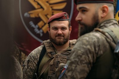 Десантники 95 житомирської бригади отримали нагороди за виконання завдань на полі бою Десантники 95 житомирської бригади отримали нагороди за виконання завдань на полі бою
