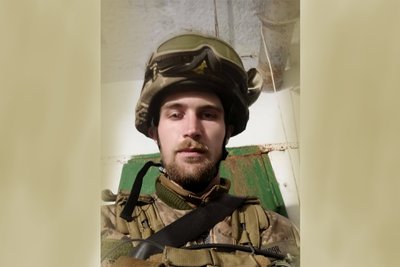 Понад 2 роки не бачила тата: звільнений з полону чуднівець зустрівся з донькою та дружиною Понад 2 роки не бачила тата: звільнений з полону чуднівець зустрівся з донькою та дружиною