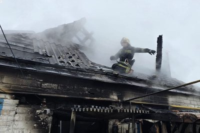 Пожежа у Пісочині на Харківщині: у вогні загинули дідусь і четверо онуків, підліток — у лікарні Пожежа у Пісочині на Харківщині: у вогні загинули дідусь і четверо онуків, підліток — у лікарні