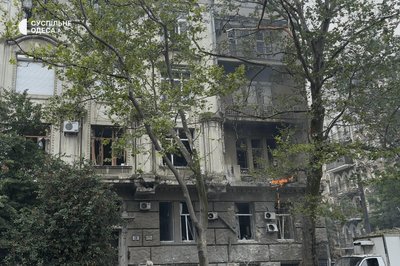 РФ атакувала Одесу: пошкоджено житловий будинок, є постраждалі РФ атакувала Одесу: пошкоджено житловий будинок, є постраждалі