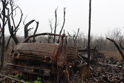 Спалений на війні російський камаз на Харківщині Спалений на війні російський камаз на Харківщині