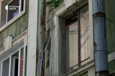 Тече дах, на фасадах тріщини: у Театрі юного глядача в Одесі прокоментували необхідність ремонту за 31 млн грн Тече дах, на фасадах тріщини: у Театрі юного глядача в Одесі прокоментували необхідність ремонту за 31 млн грн